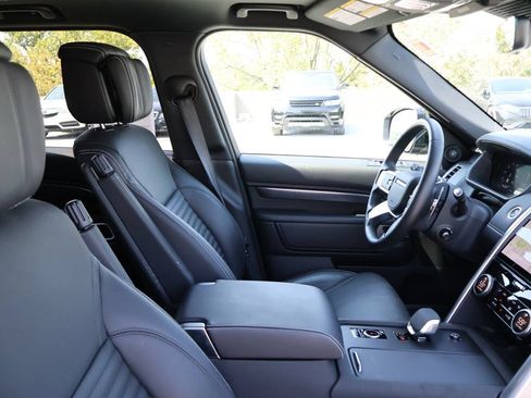 Used 2025 Land Rover Discovery Metropolitan Edition AWD/4WD image 8