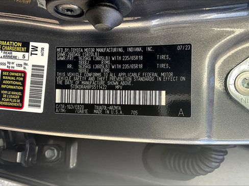 Used 2023 Toyota Highlander XLE image 38