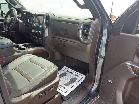 Used 2020 GMC Sierra 2500 Denali w/ Denali Ultimate Package AWD/4WD image 17