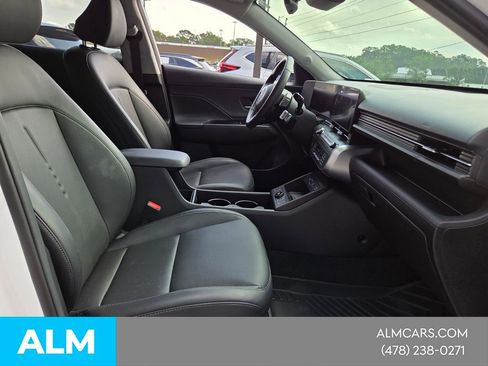 Used 2025 Hyundai Kona Limited FWD image 18