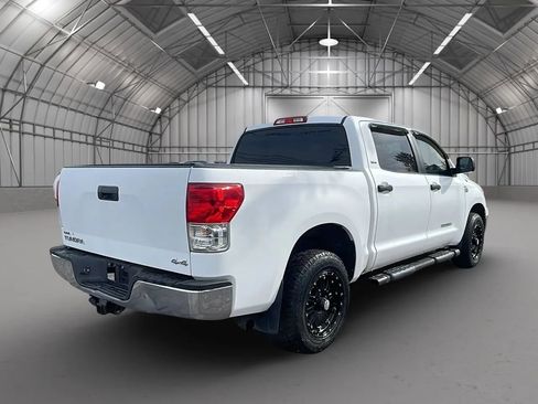 Used 2011 Toyota Tundra 4x4 CrewMax image 5