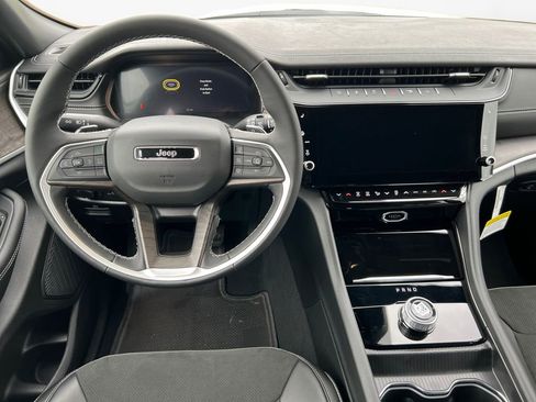 New 2026 Jeep Grand Cherokee Altitude image 20