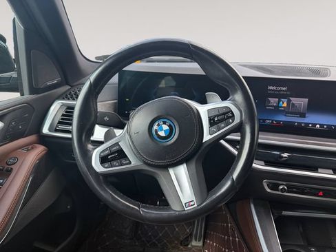 Used 2024 BMW X5 xDrive50e w/ M Sport Package AWD/4WD image 11