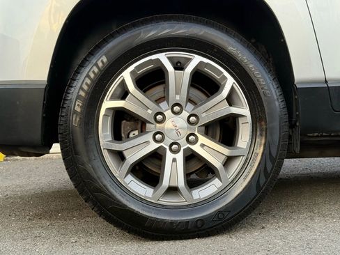 Used 2015 GMC Acadia SLT image 29