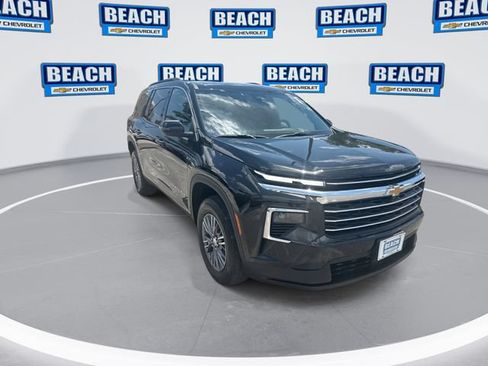 Used 2026 Chevrolet Traverse LT AWD/4WD image 3