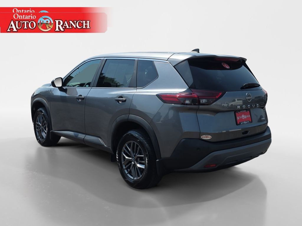 Used 2023 Nissan Rogue S AWD/4WD image 3