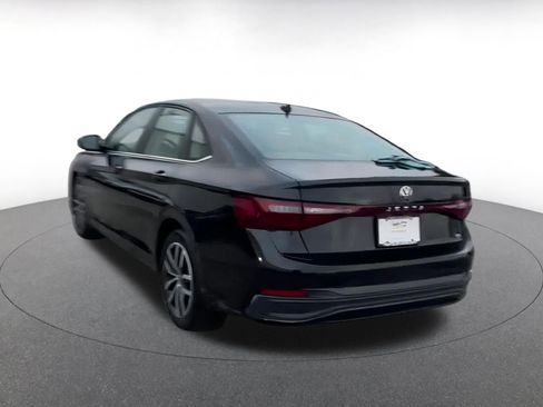 Used 2025 Volkswagen Jetta SE image 11