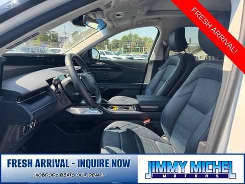 Used 2024 Lincoln Nautilus Reserve w/ Equipment Group 202A AWD/4WD image 5