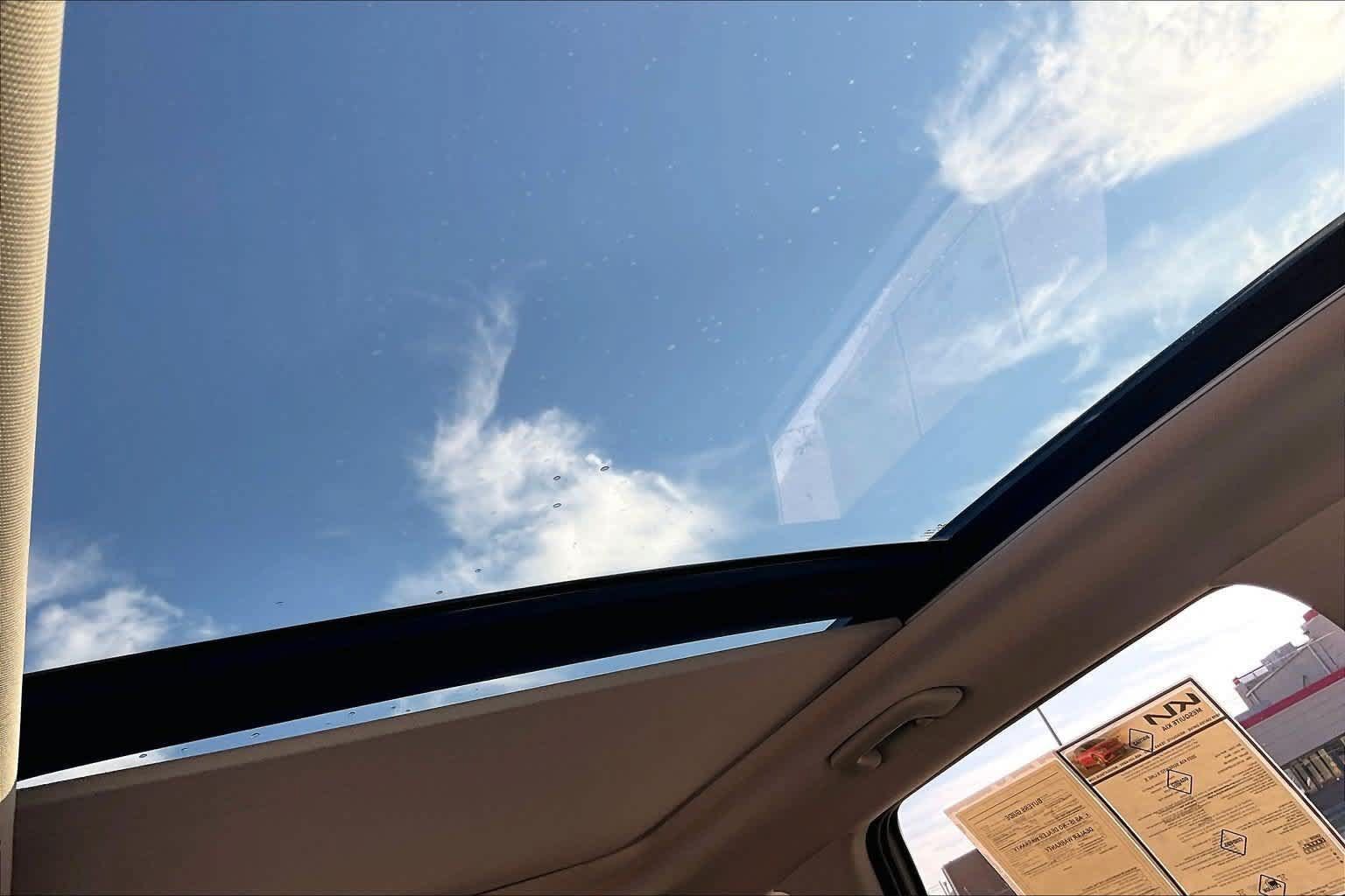 Used 2023 Kia Sorento S w/ Panoramic Sunroof Package AWD/4WD image 29