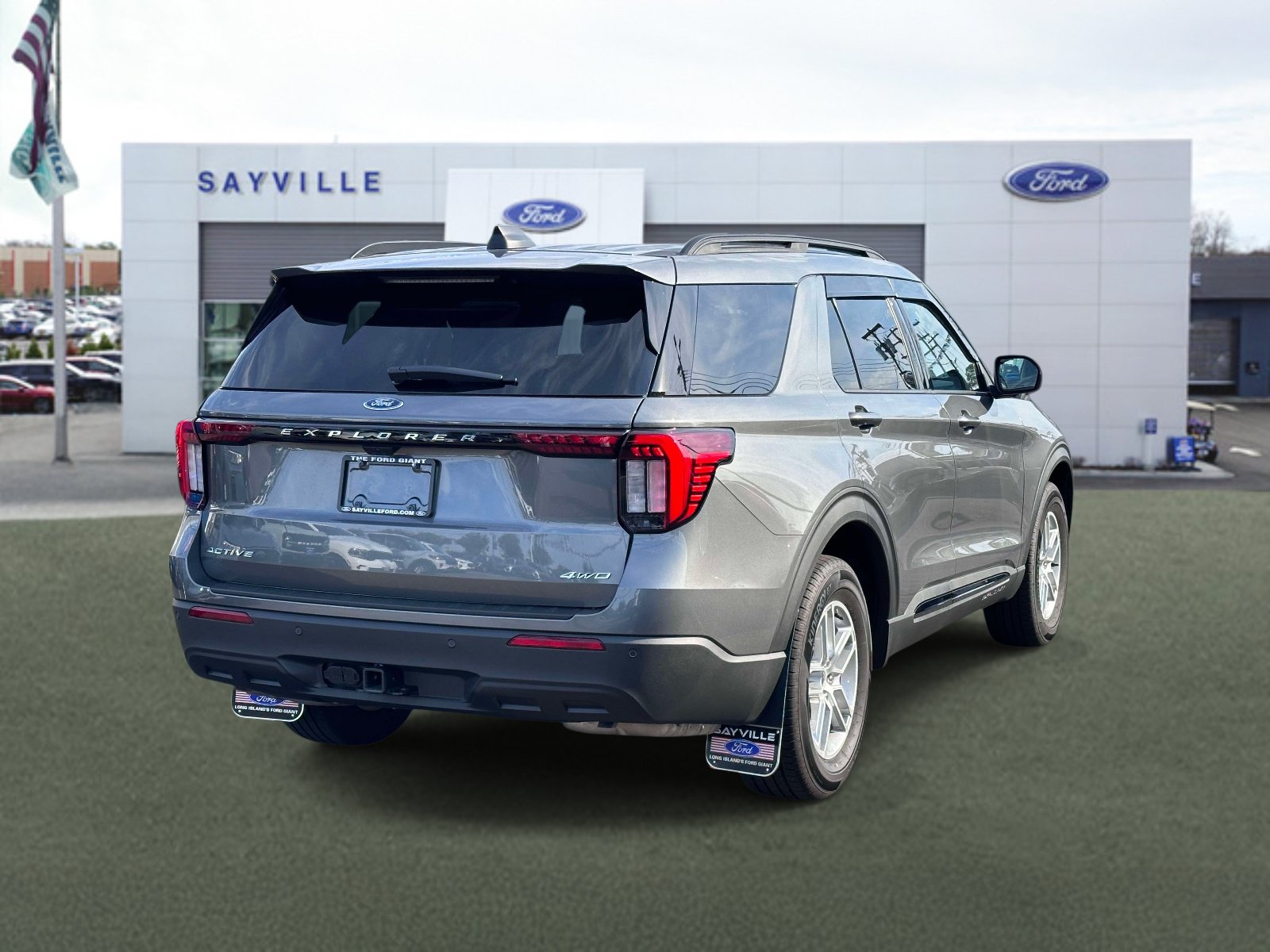 Used 2026 Ford Explorer Active AWD/4WD image 5