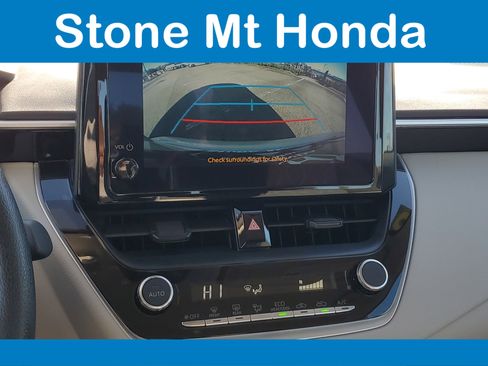 Used 2025 Toyota Corolla LE image 24