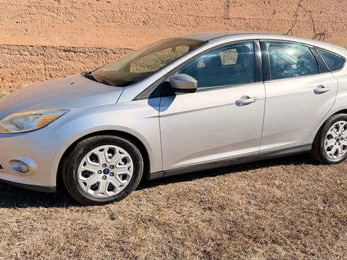 Used 2012 Ford Focus SE image 2