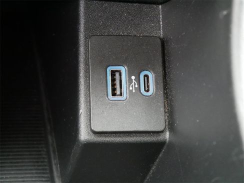 Certified 2023 Ford Edge SEL image 22