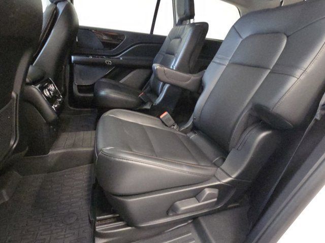 Used 2023 Lincoln Aviator AWD w/ Premium Package image 18