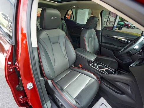 Used 2022 Buick Envision Essence w/ Sport Touring Package image 30