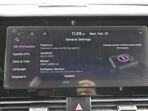 Used 2020 Kia Niro EX Premium image 28