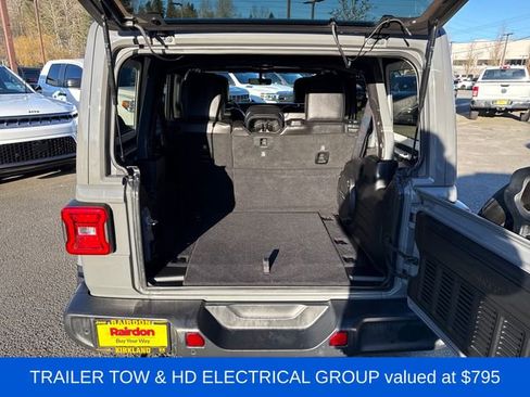 Used 2018 Jeep Wrangler Unlimited Sahara image 13