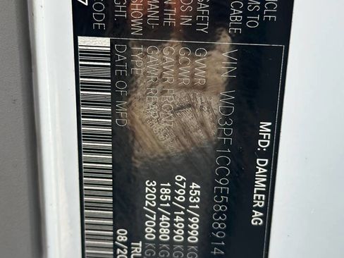 Used 2014 Mercedes-Benz Sprinter 3500 image 31