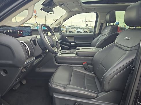 Used 2025 Ford Expedition Max Platinum AWD/4WD image 9