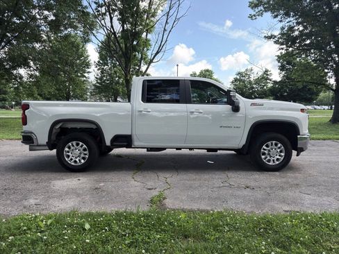 Used 2021 Chevrolet Silverado 2500 LT w/ Z71 Off-Road Package AWD/4WD image 3