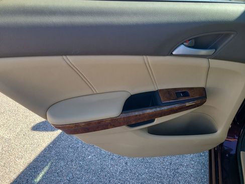 Used 2010 Honda Accord EX-L image 18