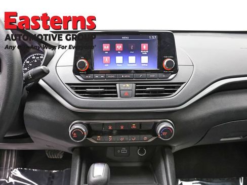 Used 2024 Nissan Altima 2.5 S FWD image 11