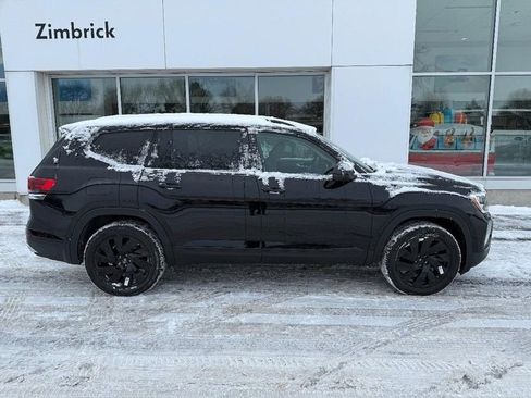 New 2026 Volkswagen Atlas SE image 2