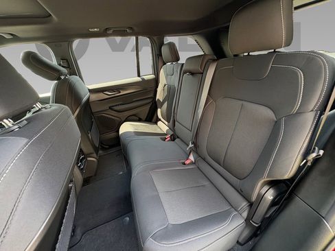 New 2025 Jeep Grand Cherokee Laredo X w/ Luxury Tech Group I image 5