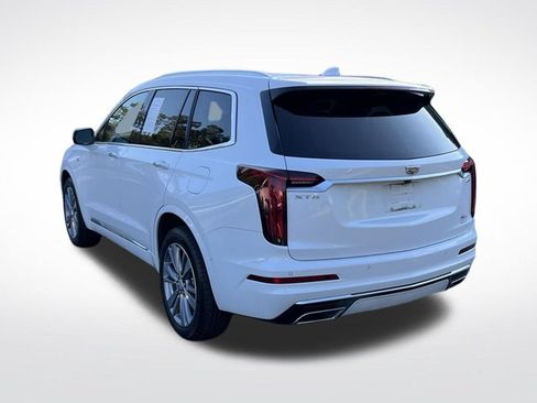 Used 2025 Cadillac XT6 Premium Luxury w/ Platinum Package FWD image 8
