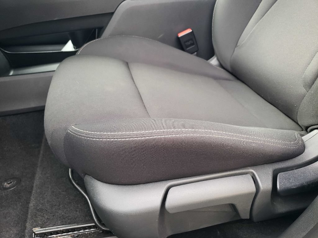Used 2023 Nissan Rogue S AWD/4WD image 10