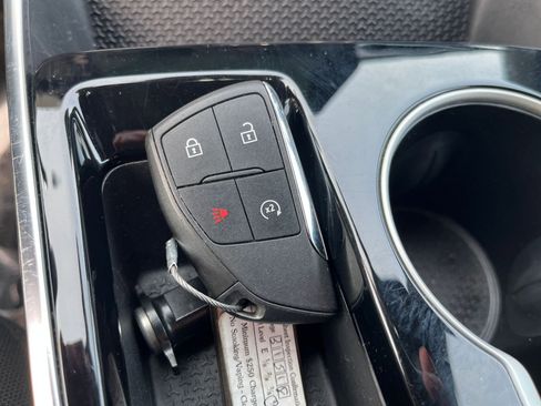 Used 2025 Chevrolet Equinox LT image 23