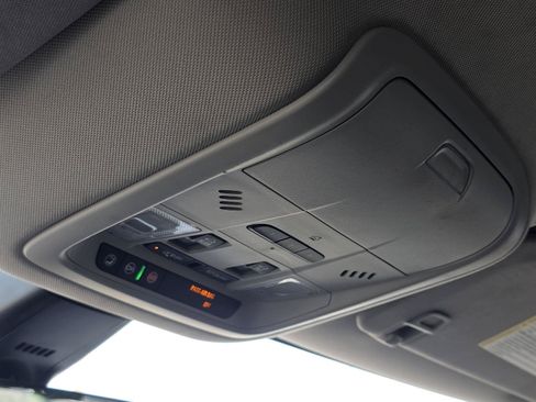 Used 2020 Buick Enclave Avenir w/ Avenir Technology Package FWD image 27