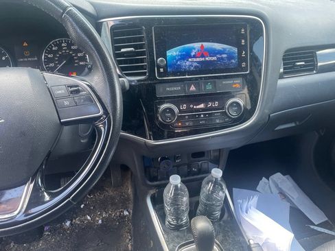 Used 2018 Mitsubishi Outlander SE FWD image 5