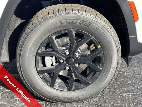 New 2025 Jeep Grand Cherokee Altitude image 36