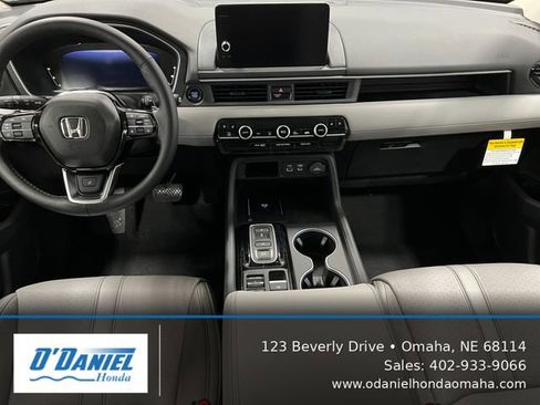 Used 2025 Honda Pilot Elite image 18