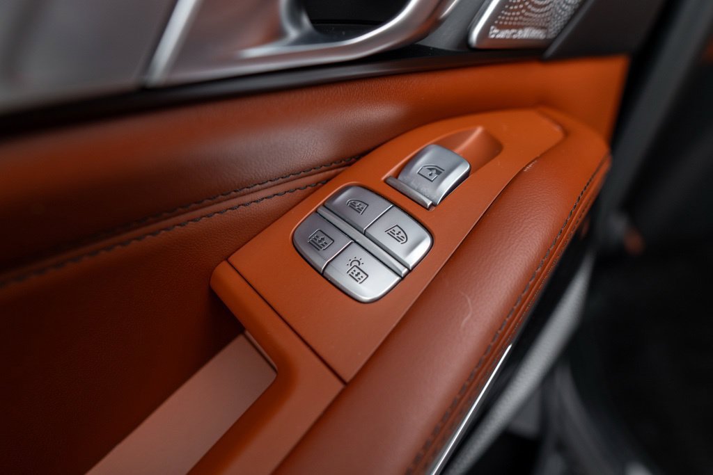 Used 2021 BMW ALPINA XB7 AWD/4WD image 41