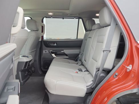 Used 2023 Toyota Sequoia Limited image 33