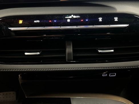 New 2026 Buick Enclave Avenir w/ Super Cruise Package AWD/4WD image 24