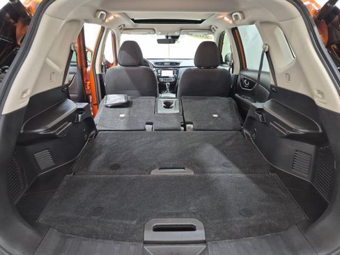 Used 2020 Nissan Rogue SV w/ Sun & Sound Touring Package AWD/4WD image 32