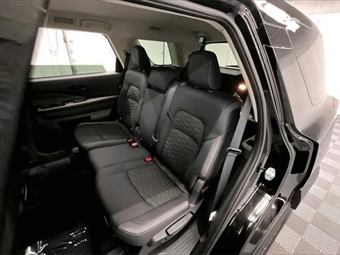 New 2025 Nissan Pathfinder S image 10