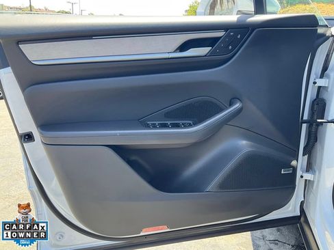 Used 2025 Porsche Macan 4S Electric AWD/4WD image 24