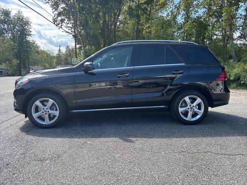 Used 2018 Mercedes-Benz GLE 350 4MATIC w/ Premium 2 Package image 2