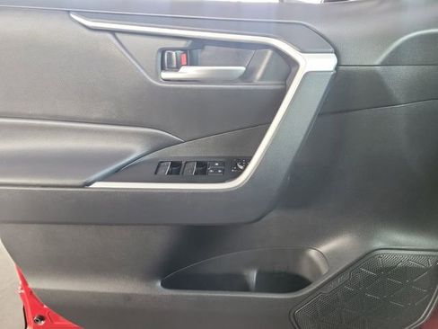 Used 2025 Toyota RAV4 XLE FWD image 21