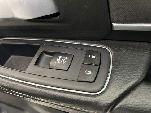 Used 2024 RAM 2500 Big Horn image 25