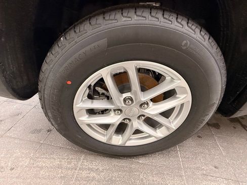 New 2025 Jeep Grand Cherokee Laredo X image 7