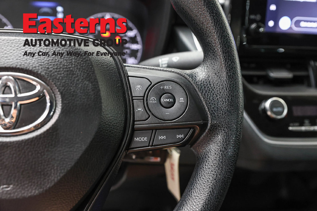 Used 2025 Toyota Corolla LE FWD image 16