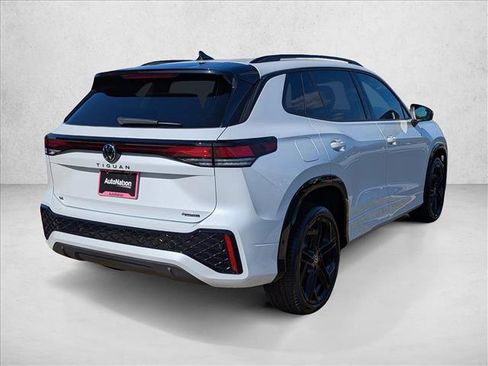 New 2026 Volkswagen Tiguan SE R-Line image 5