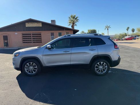 Used 2019 Jeep Cherokee Latitude Plus image 8