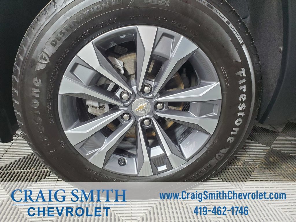 Used 2025 Chevrolet Equinox LT FWD image 32