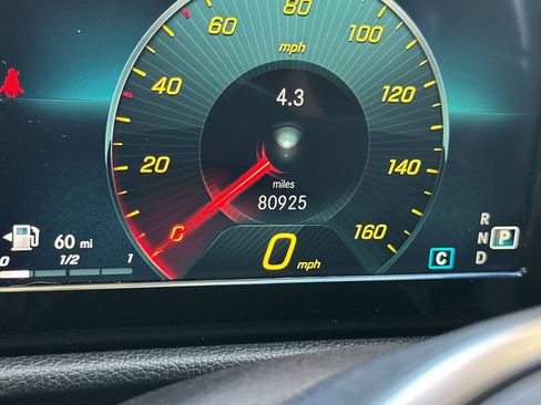 Used 2021 Mercedes-Benz GLA 250 image 23